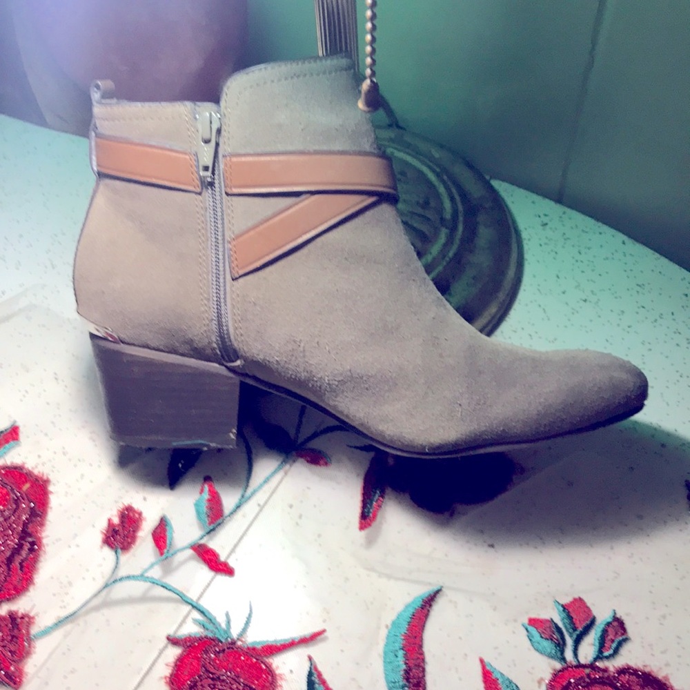 Coach Woman’s Light Brown Suade Heeled Boot